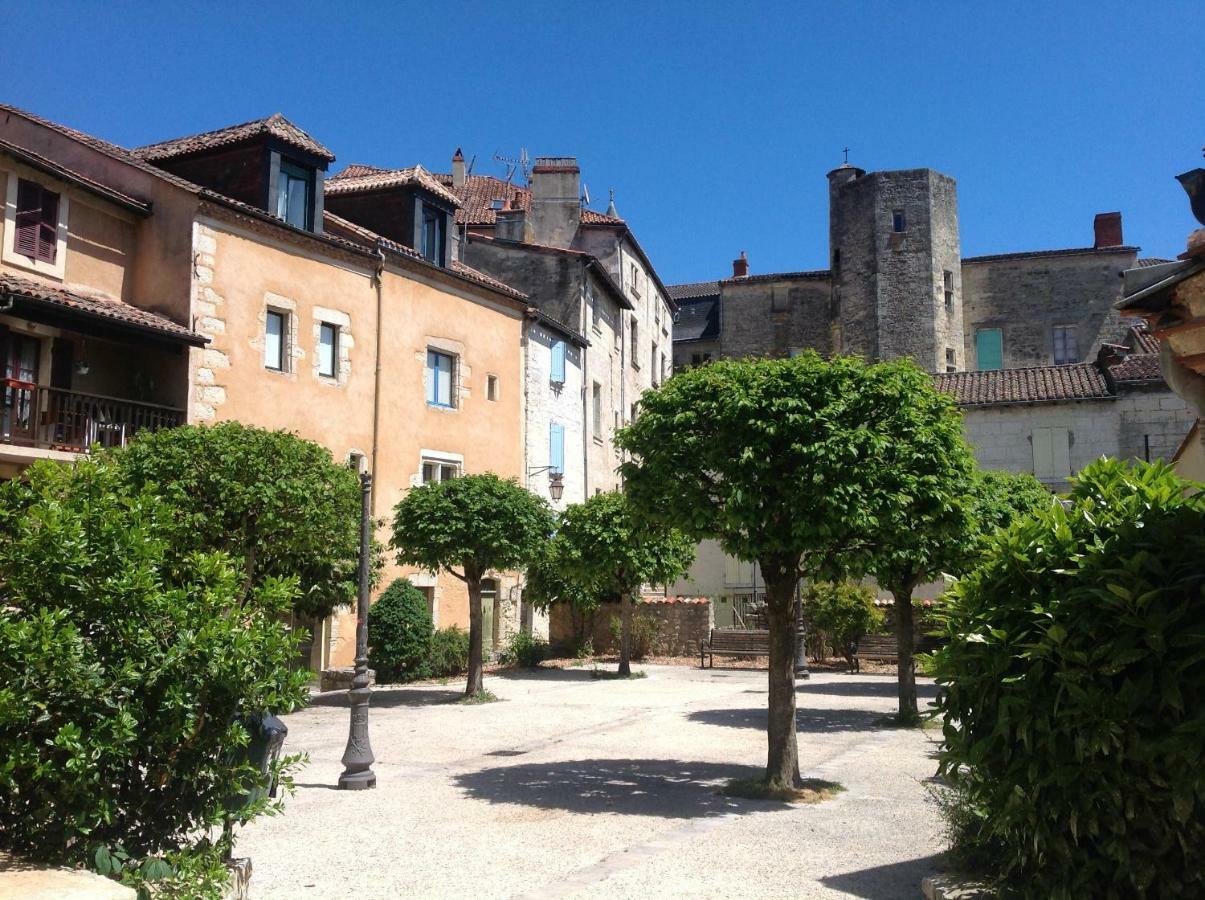 Appart En Duplex Climatise Coeur De Ville Périgueux Buitenkant foto